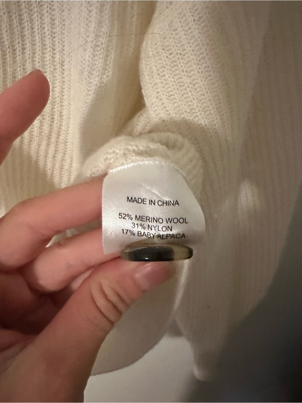 Quince Lightweight Baby Alpaca Cropped V-Neck Cardigan stone ivory - Picture 4 of 5
